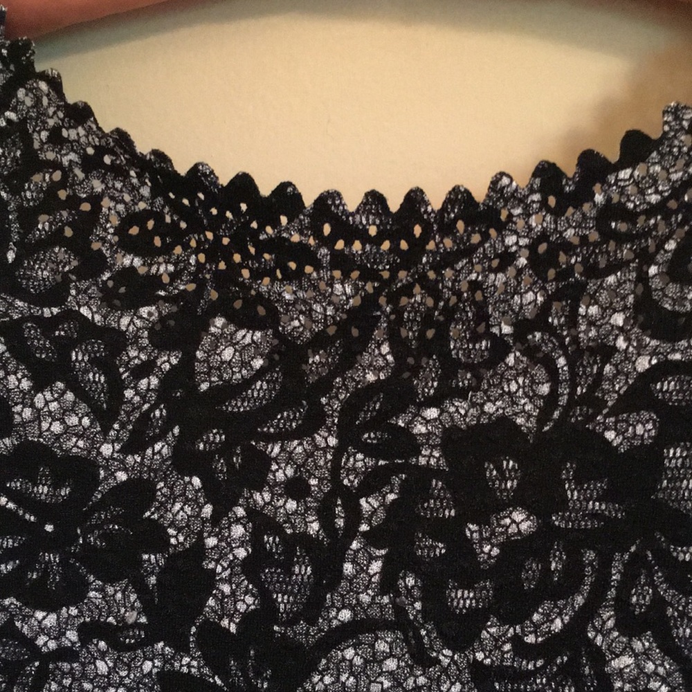 Pretty black lace sleeveless top, size XL - Picture 12 of 16